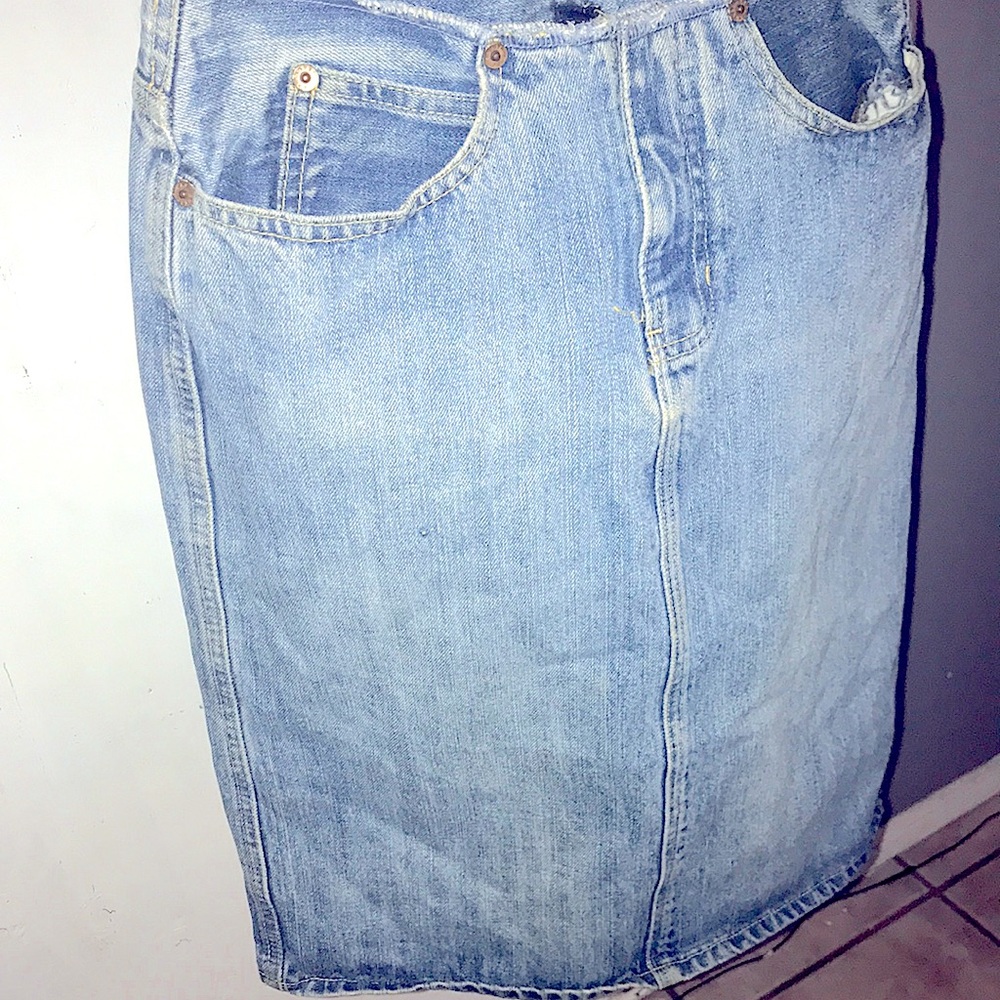Vintage Gap Skirt w/ Back Slit